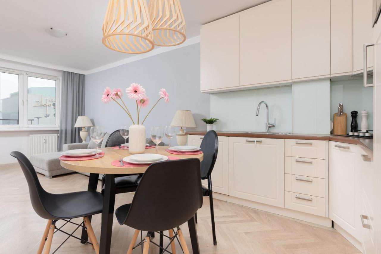 Zlota Apartment Center Of Warsaw By Noclegi Renters Esterno foto