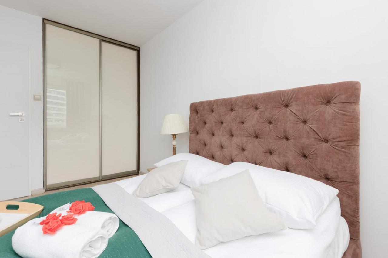 Zlota Apartment Center Of Warsaw By Noclegi Renters Esterno foto