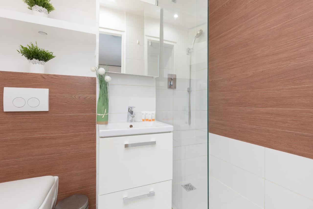 Zlota Apartment Center Of Warsaw By Noclegi Renters Esterno foto