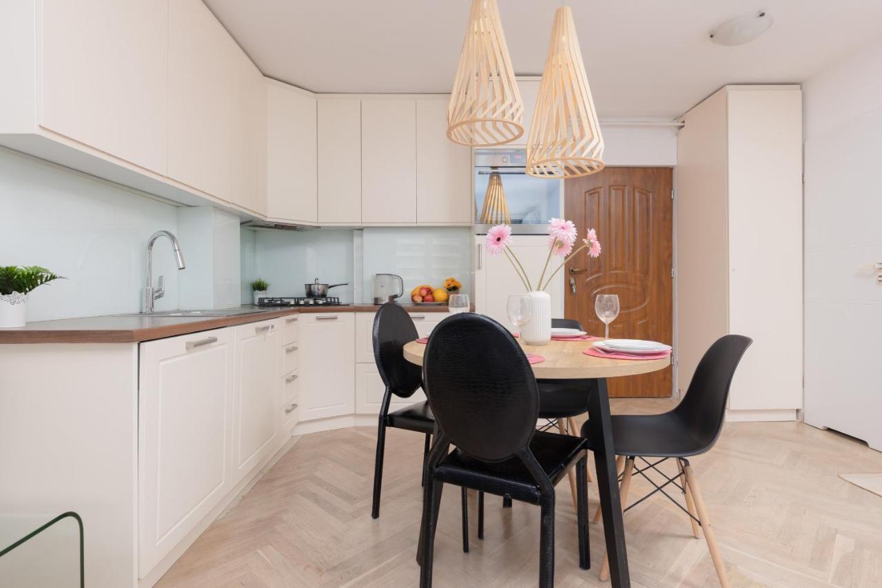 Zlota Apartment Center Of Warsaw By Noclegi Renters Esterno foto